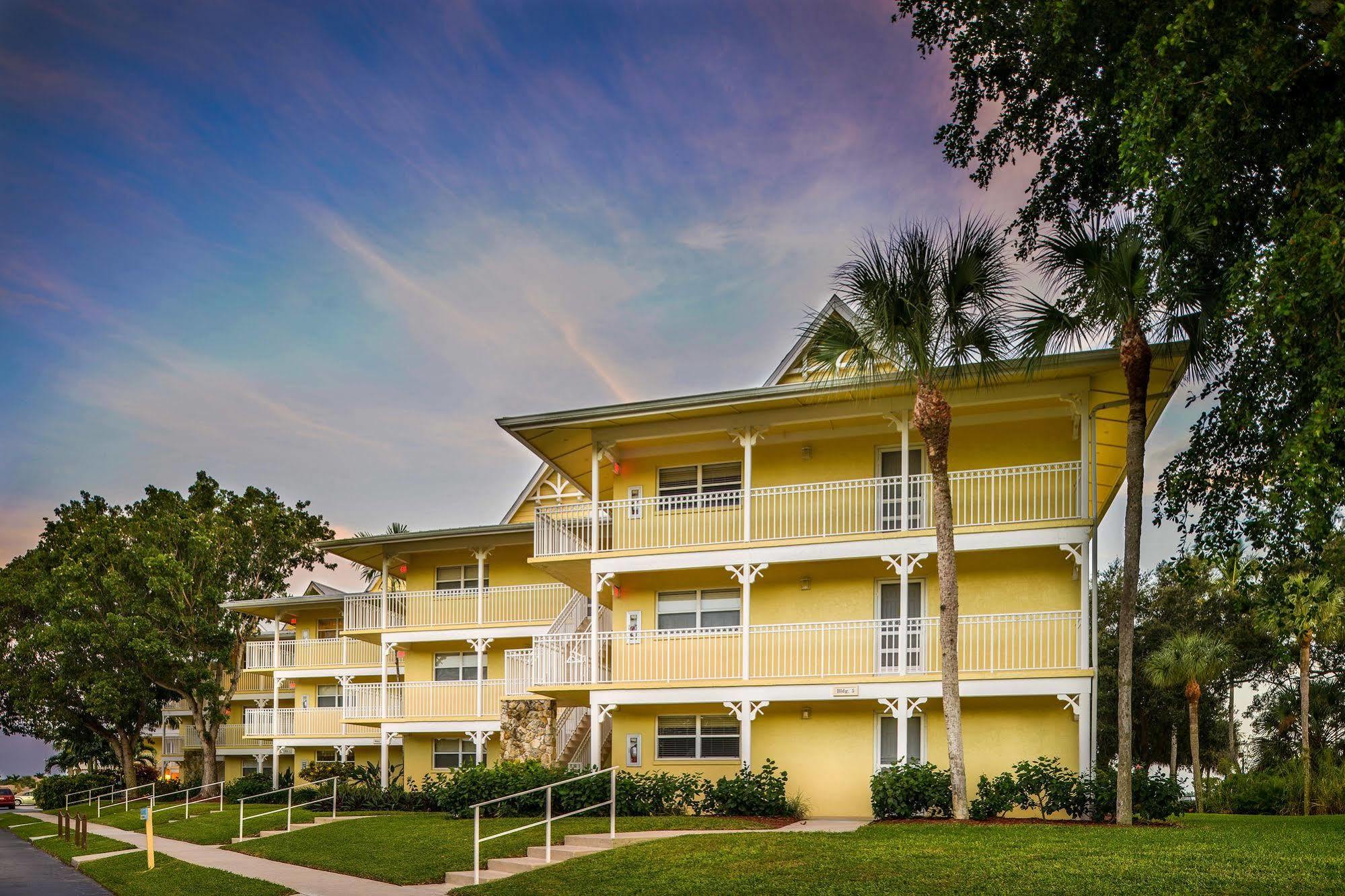 Hilton Vacation Club Charter Club Naples Bay Hotel Eksteriør billede